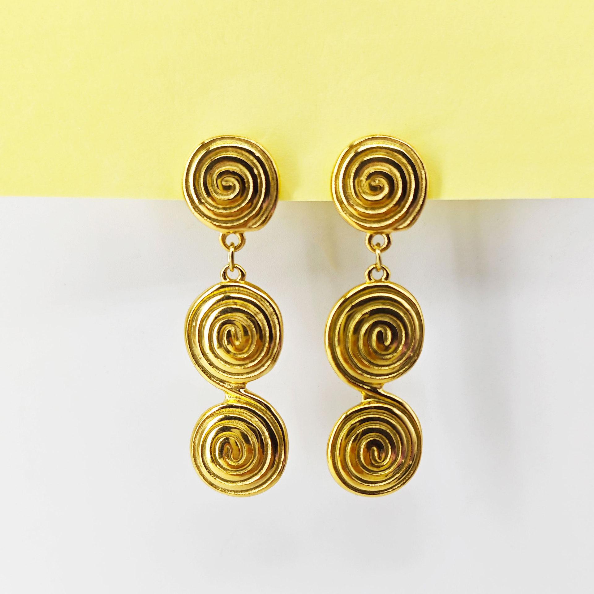 St. Delan Light Luxury European & American Style Ribbed Earrings for Women - Mosquito Coil Studs
St. Delan Light Luxury European & American Style Ribbed Earrings for Women - Mosquito Coil Studs