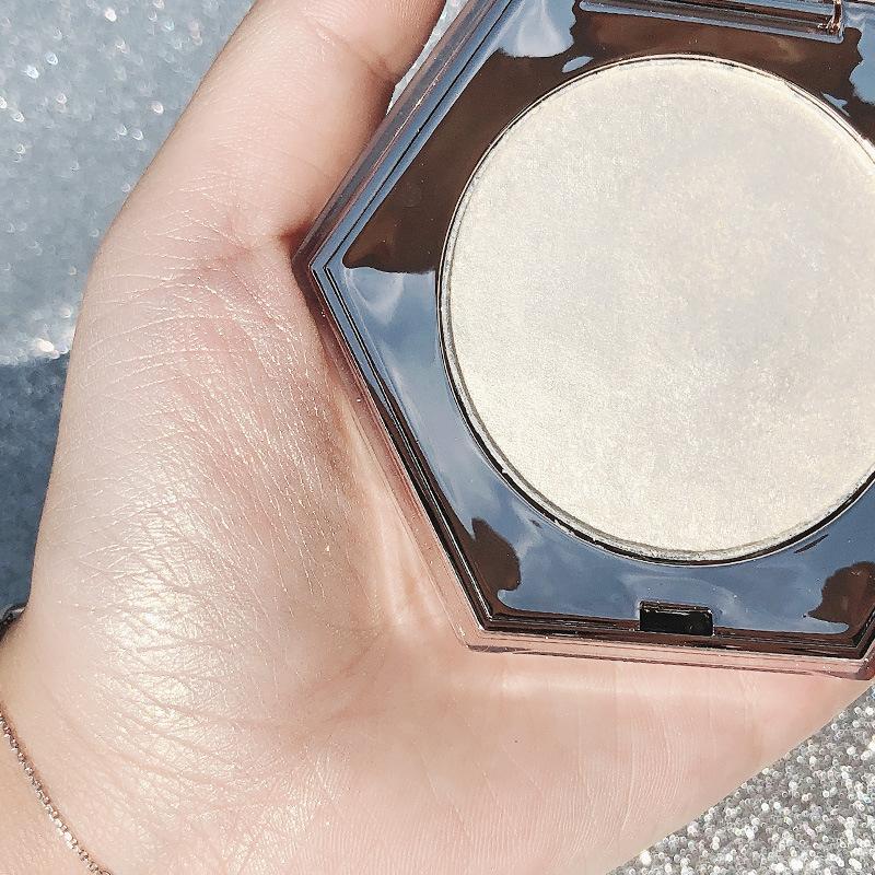 Helen Beauty Diamond Highlighter Powder Cream Matte Powder Grooming Disc Natural Perlearescent Blistering Cosmetics
Helen Beauty Diamond Highlighter Powder Cream Matte Powder Grooming Disc Natural Perlearescent Blistering Cosmetics