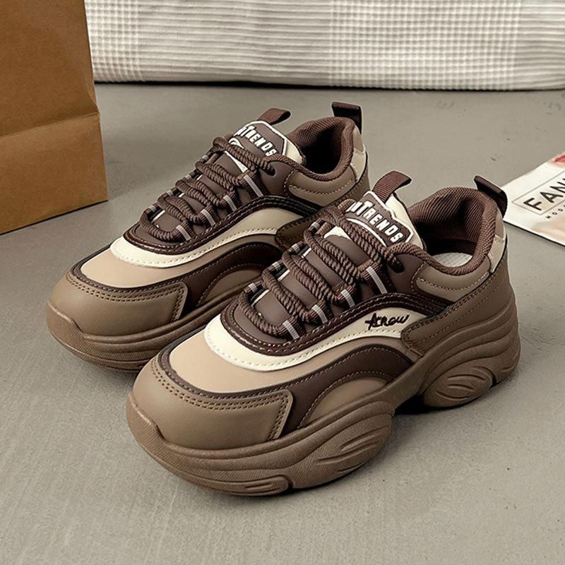 Маленький человек увеличение роста кожаная поверхность нескользящие повседневные спортивные туфли женские весна и осень 2025 новый супер огонь платформа папины кроссовки 40 коричневый