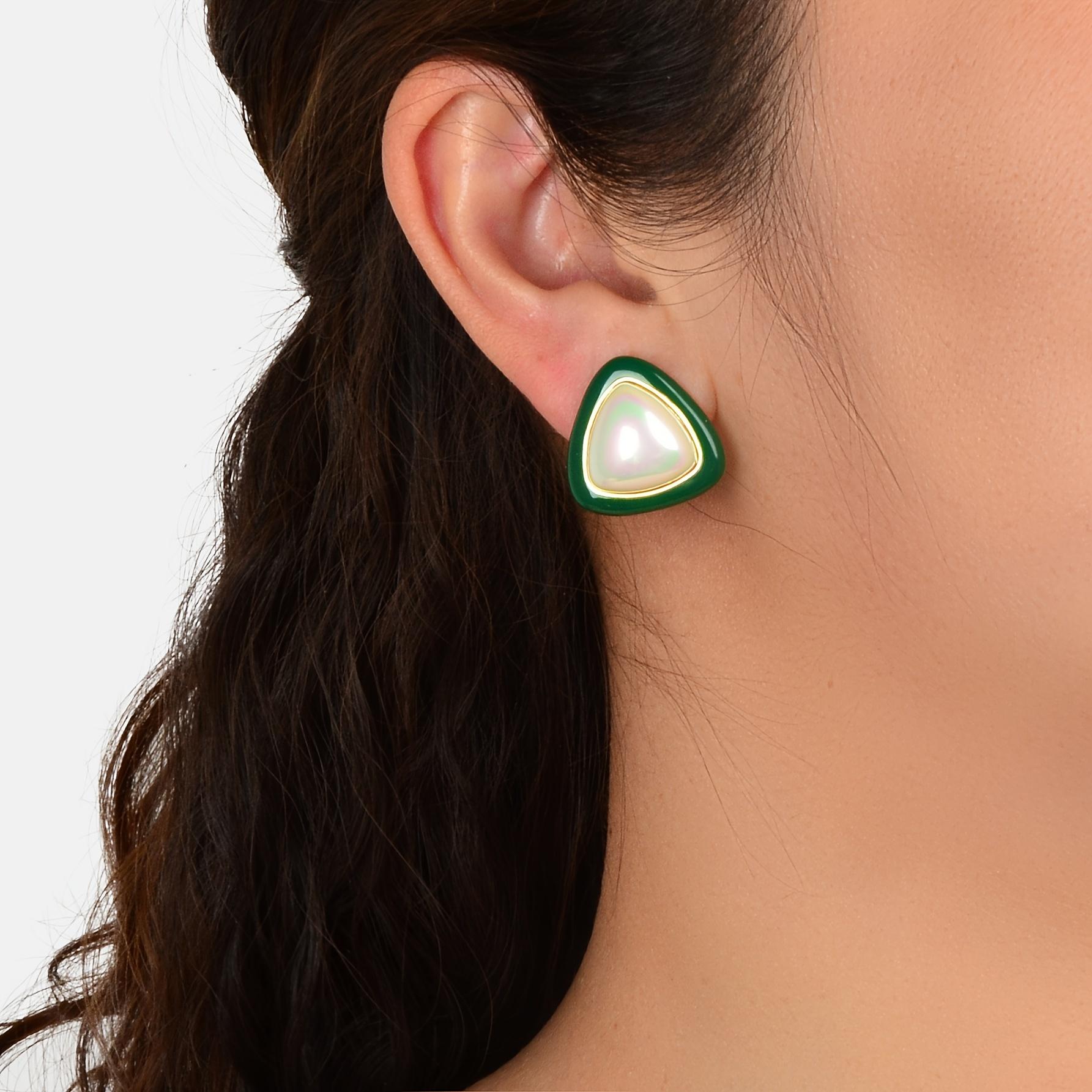 Green butterfly flower earrings small fresh high-end earrings summer fashion earrings зелёный
Green butterfly flower earrings small fresh high-end earrings summer fashion earrings зелёный