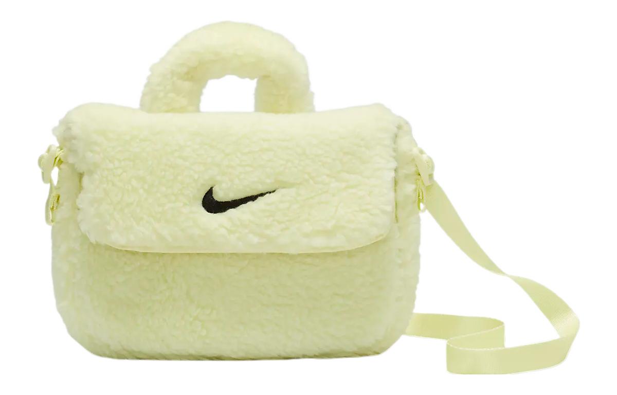 Nike Fabric Portable One Shoulder Bag Crossbody Bag Regular Women s Bright Green FB3039-331
Nike Fabric Portable One Shoulder Bag Crossbody Bag Regular Women s Bright Green FB3039-331