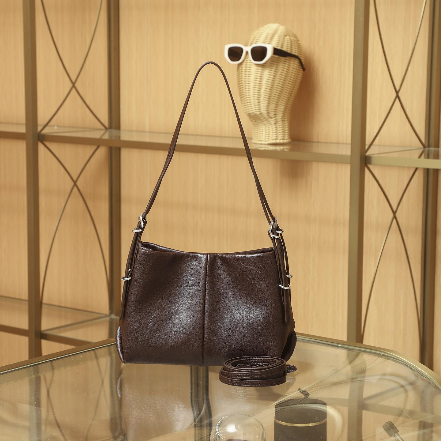 Легкая женская сумка, сумка через плечо, простая сумка-ведро большой вместимости, сумка-тоут, сумка для подмышек на одно плечо для поездок на работу кофейный
Легкая женская сумка, сумка через плечо, простая сумка-ведро большой вместимости, сумка-тоут, сумка для подмышек на одно плечо для поездок на работу кофейный