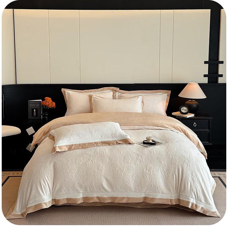 OEING Luxury Carved Velvet Bedding Set
OEING Luxury Carved Velvet Bedding Set