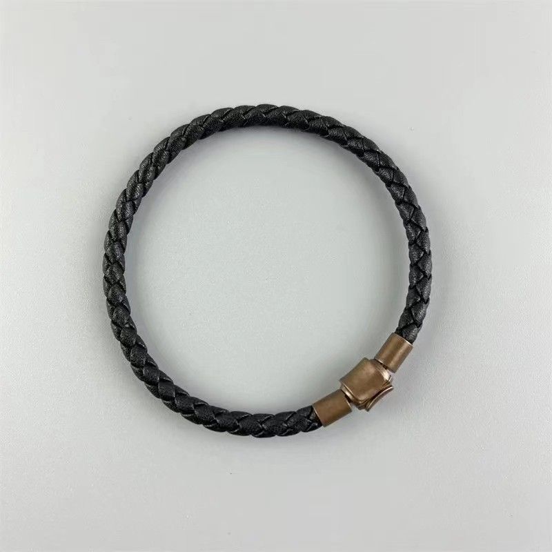 4/5mm Leather Cord Bracelet Suitable for Zhou Shengjia Lucky Beads XL Thick Carrying Strap Male and Female Red Rope Bracelet String Beads Black Rope 20cm DIY semi-finished -4mm Black
4/5mm Leather Cord Bracelet Suitable for Zhou Shengjia Lucky Beads XL Thick Carrying Strap Male and Female Red Rope Bracelet String Beads Black Rope 20cm DIY semi-finished -4mm Black