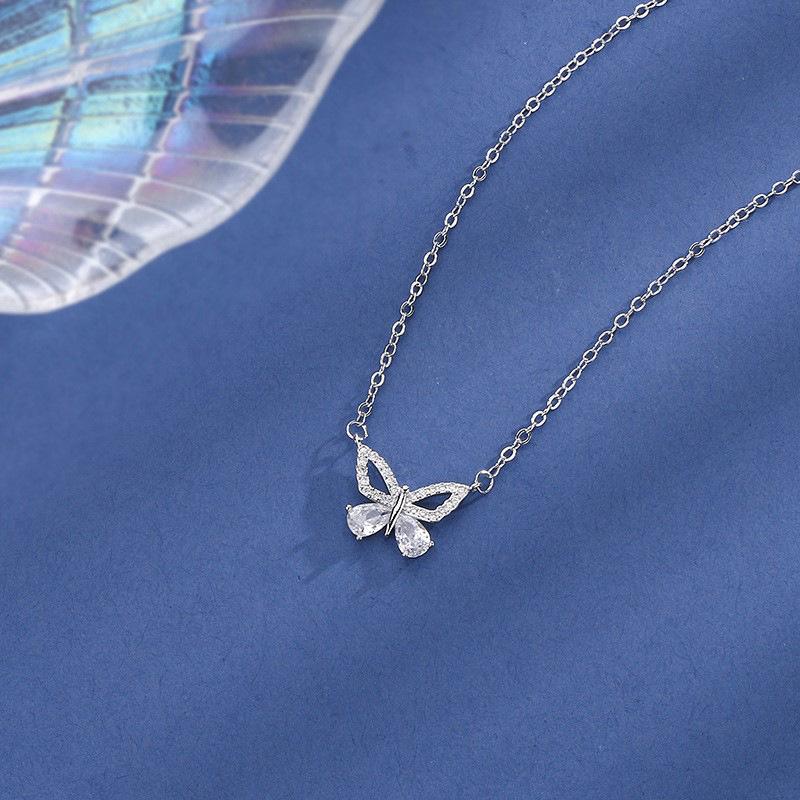 Sparkling Hollow Butterfly Pendant Necklace: Korean Fashion, Versatile and Exquisite Clavicle Chain for Women
Sparkling Hollow Butterfly Pendant Necklace: Korean Fashion, Versatile and Exquisite Clavicle Chain for Women