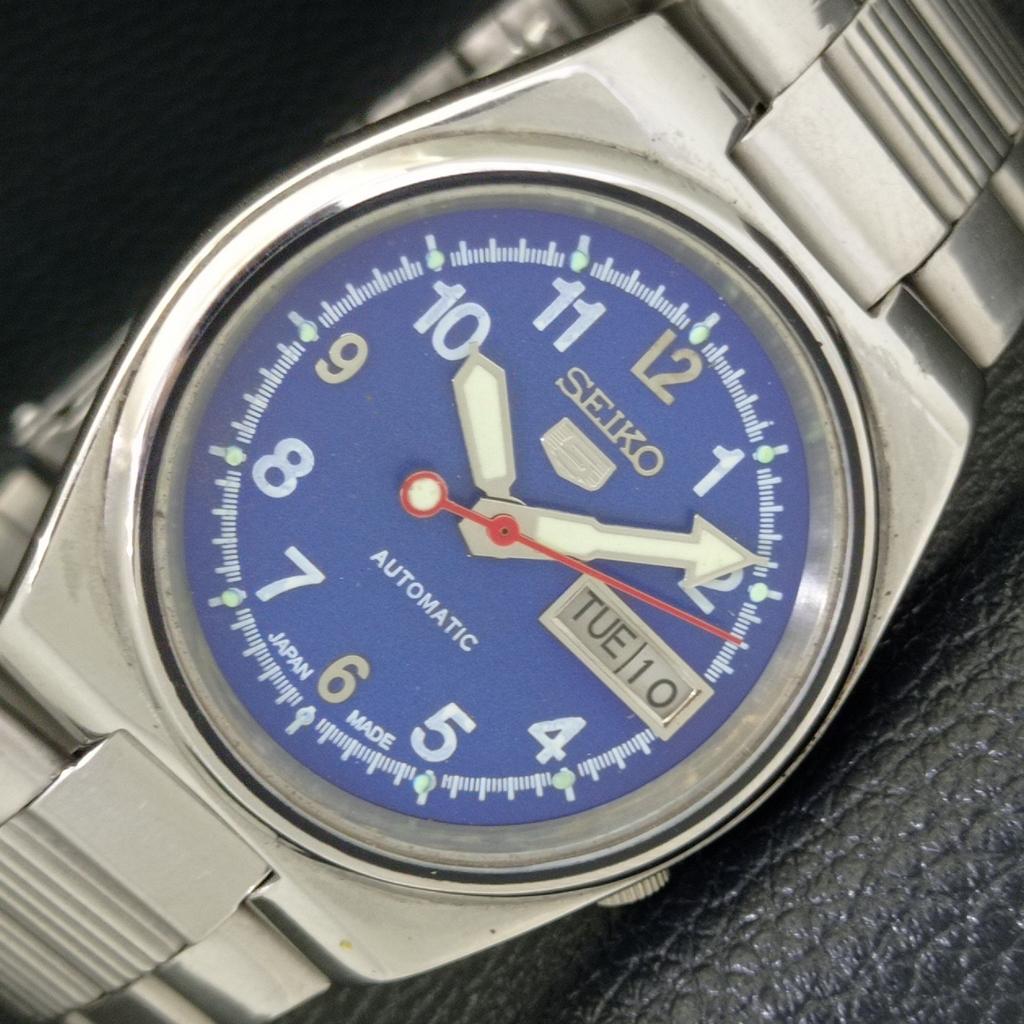 USED GENUINE VINTAGE SEIKO 5 AUTOMATIC JAPAN MENS BLUE DIAL WATCH a434615-2 R121-a434615
USED GENUINE VINTAGE SEIKO 5 AUTOMATIC JAPAN MENS BLUE DIAL WATCH a434615-2 R121-a434615