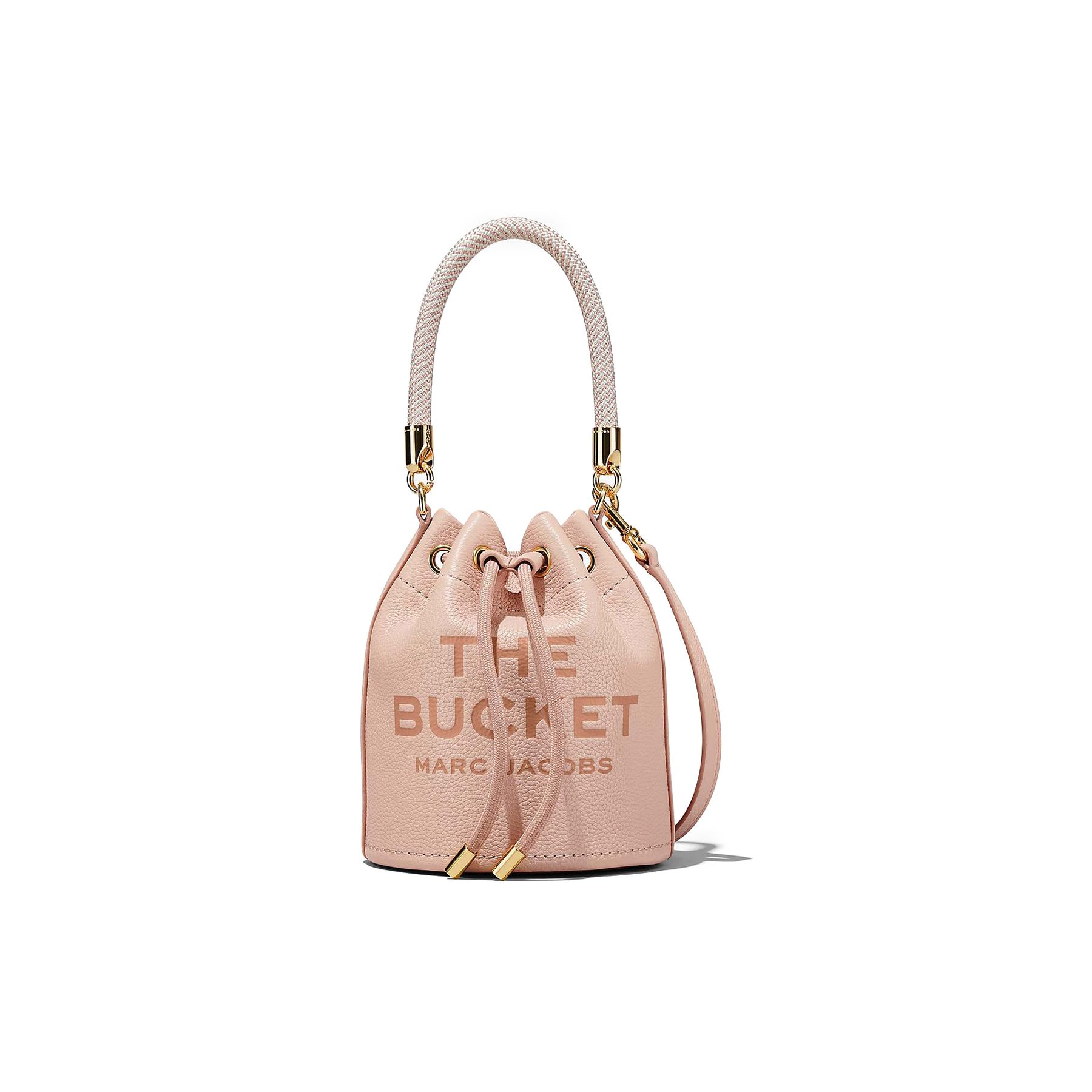 Marc Jacobs Drawstring Closure Letter Embossed Full Grain Leather Bucket Bag Women Bags Rose-Pink H652L01PF22-624 Basic Set (Bag+Dust Bag)
Marc Jacobs Drawstring Closure Letter Embossed Full Grain Leather Bucket Bag Women Bags Rose-Pink H652L01PF22-624 Basic Set (Bag+Dust Bag)
