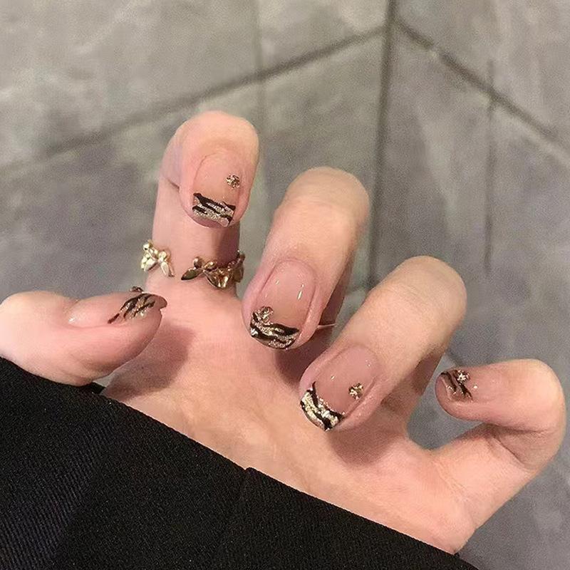 Crushed Glitter Leopard Print Short French Press-On Nails with Stacked Rhinestones - Removable Fake Nail Art in One Size
Crushed Glitter Leopard Print Short French Press-On Nails with Stacked Rhinestones - Removable Fake Nail Art in One Size
