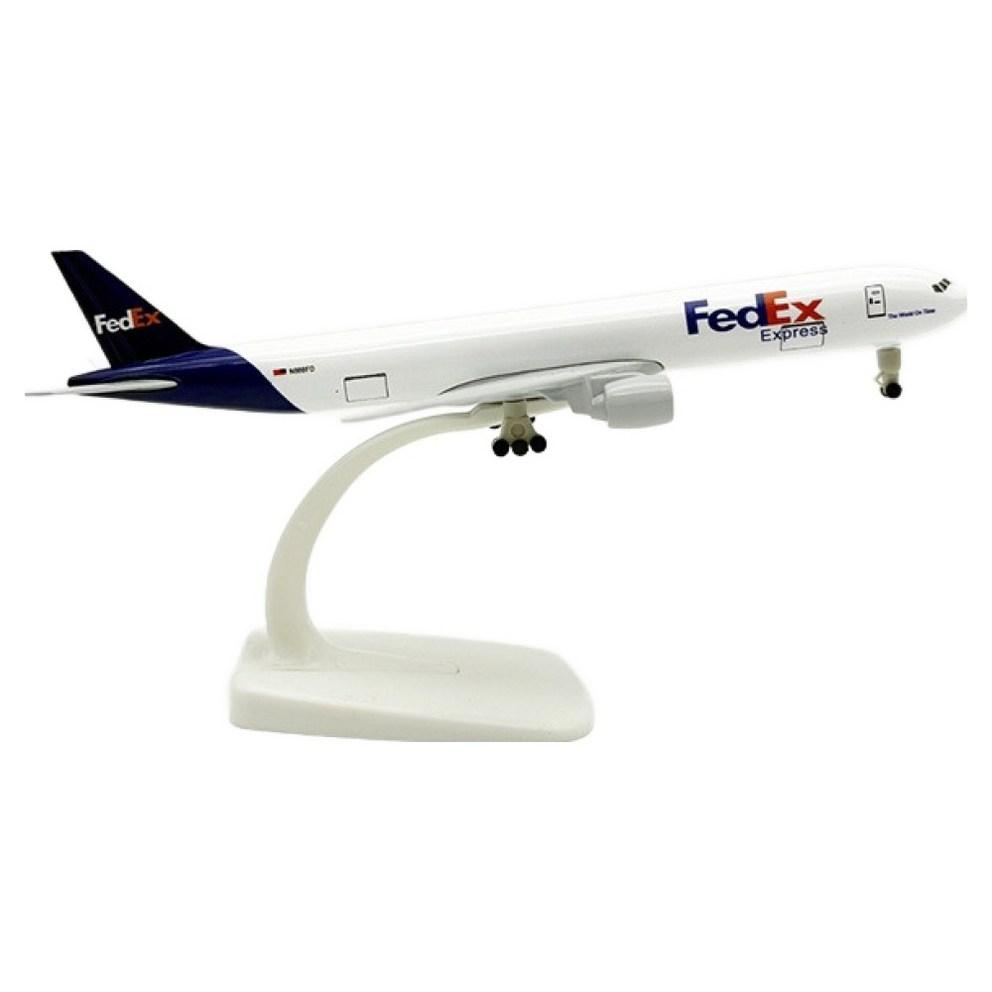 20cm Diecast Boeing 777 FedEx Model Airplane
20cm Diecast Boeing 777 FedEx Model Airplane