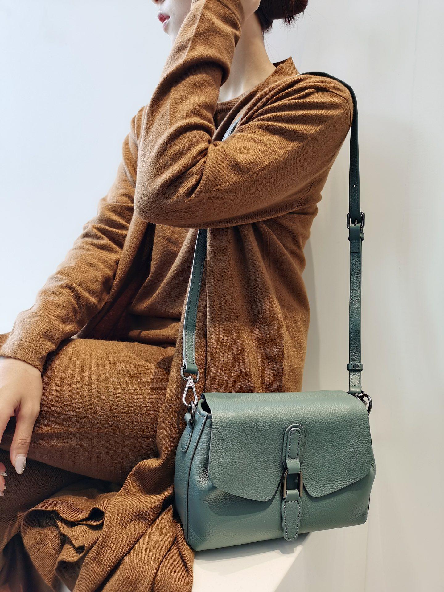Bags Women s Armpit Genuine Leather Shoulder Commuting Small Square Light Luxury Length 21 X7 X15CM джинсовый синий
Bags Women s Armpit Genuine Leather Shoulder Commuting Small Square Light Luxury Length 21 X7 X15CM джинсовый синий