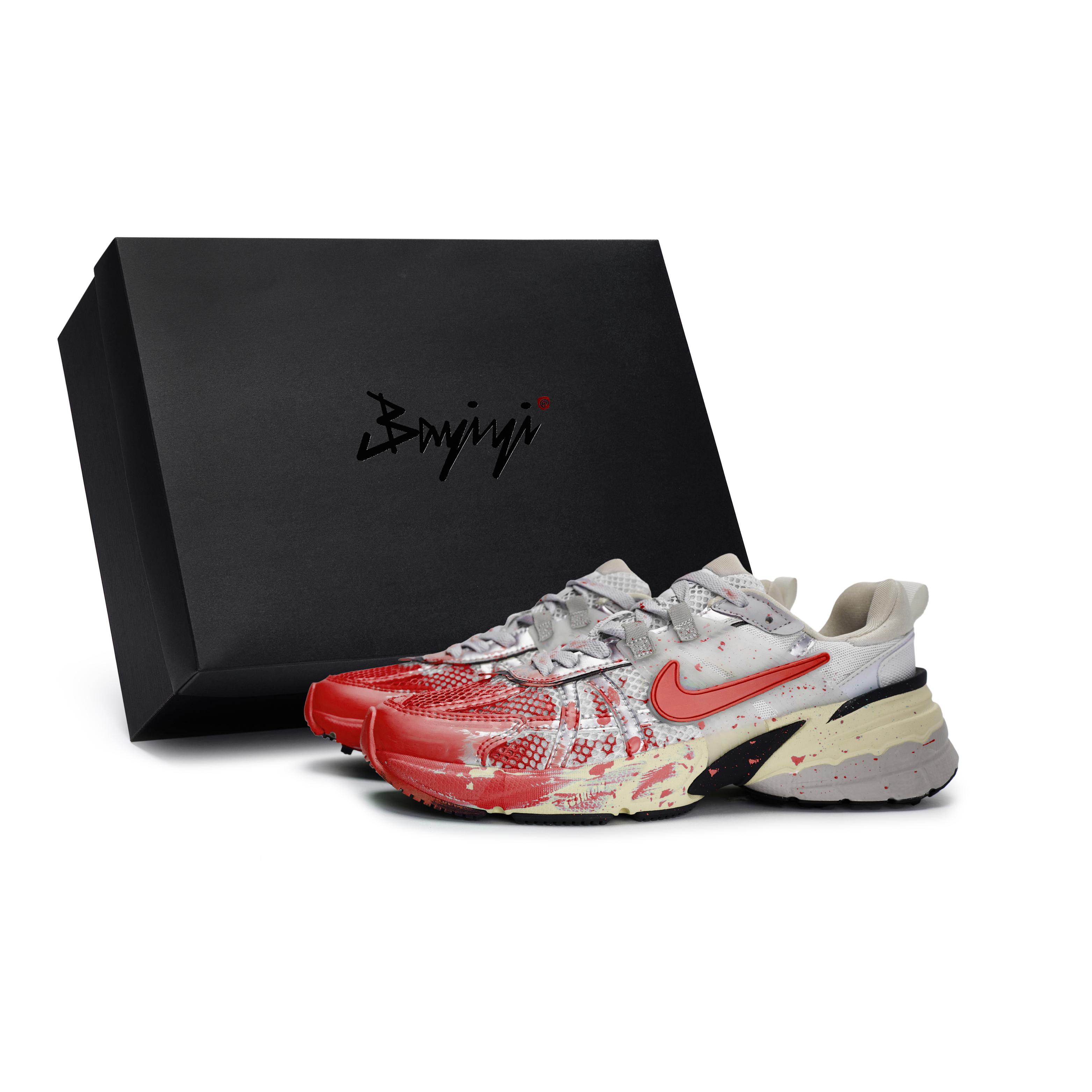 Nike V2K Run Cushioning Slip Resistant Low top Running Shoes Women s Silver Red FD0736-100(Team80-V2KSBOX) 35.5
Nike V2K Run Cushioning Slip Resistant Low top Running Shoes Women s Silver Red FD0736-100(Team80-V2KSBOX) 35.5