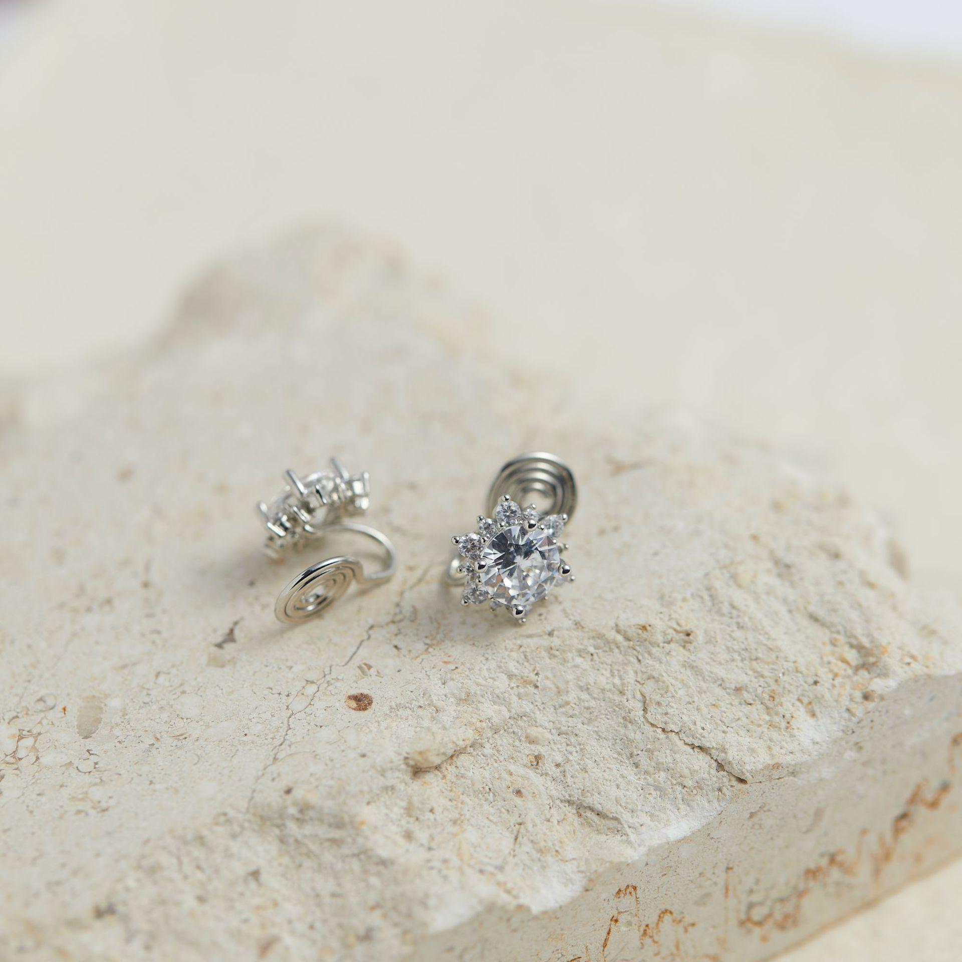 Серьга-кафф без прокола Galaxy Moon Star Zircon - Осенне-зимние сверкающие женские серьги
Серьга-кафф без прокола Galaxy Moon Star Zircon - Осенне-зимние сверкающие женские серьги