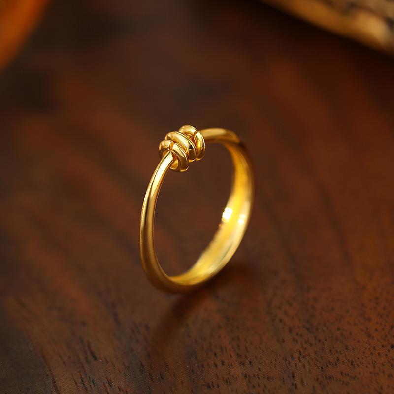 Кольцо Banyan Tree S925 Silver для женщин в корейском стиле с тремя кольцами на указательный палец - простой и универсальный дизайн Number 13 золотой
Кольцо Banyan Tree S925 Silver для женщин в корейском стиле с тремя кольцами на указательный палец - простой и универсальный дизайн Number 13 золотой
