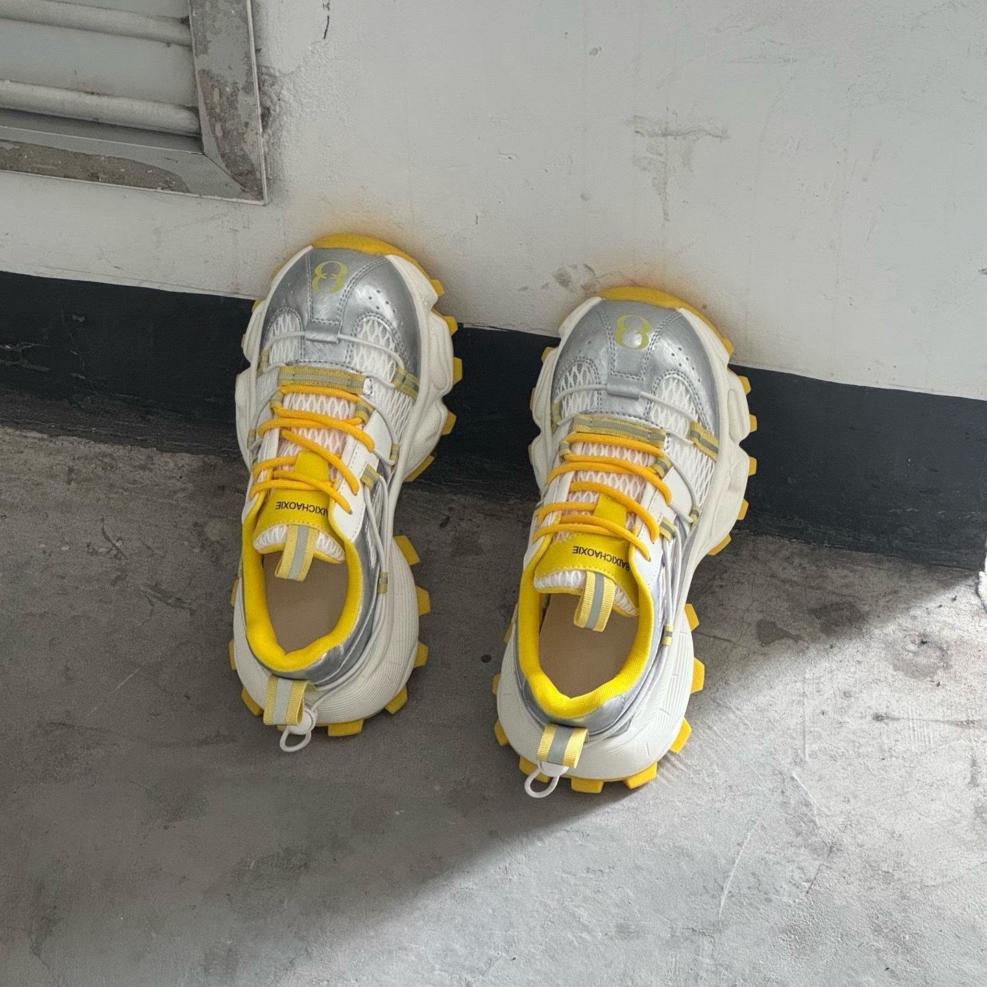 Dad shoes women s spring and autumn new thick-soled heightening leisure sports single shoes outdoor mountaineering tide shoes 35 жовтий
Dad shoes women s spring and autumn new thick-soled heightening leisure sports single shoes outdoor mountaineering tide shoes 35 жовтий