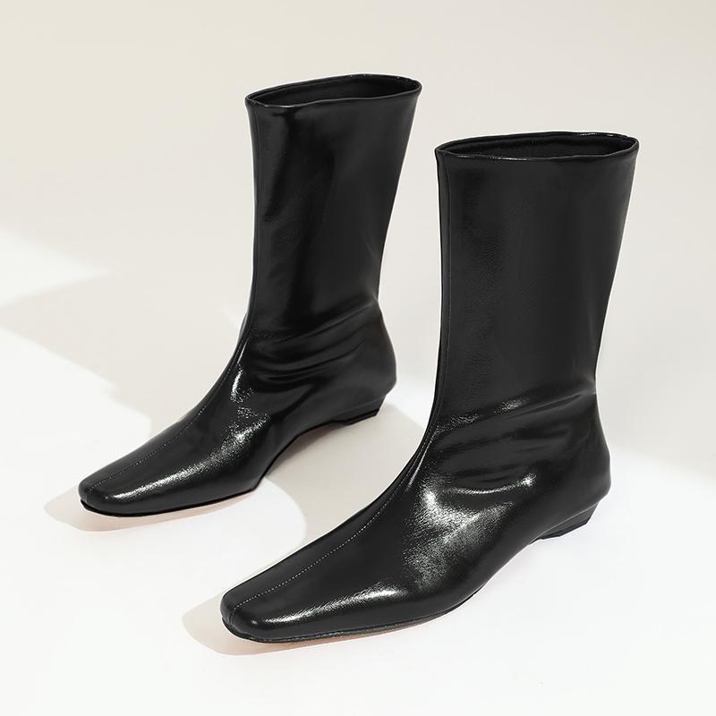 Slope heel small short boots women s autumn and winter new fashion retro versatile thin boots small square head black naked boots trend 35 чорний
Slope heel small short boots women s autumn and winter new fashion retro versatile thin boots small square head black naked boots trend 35 чорний