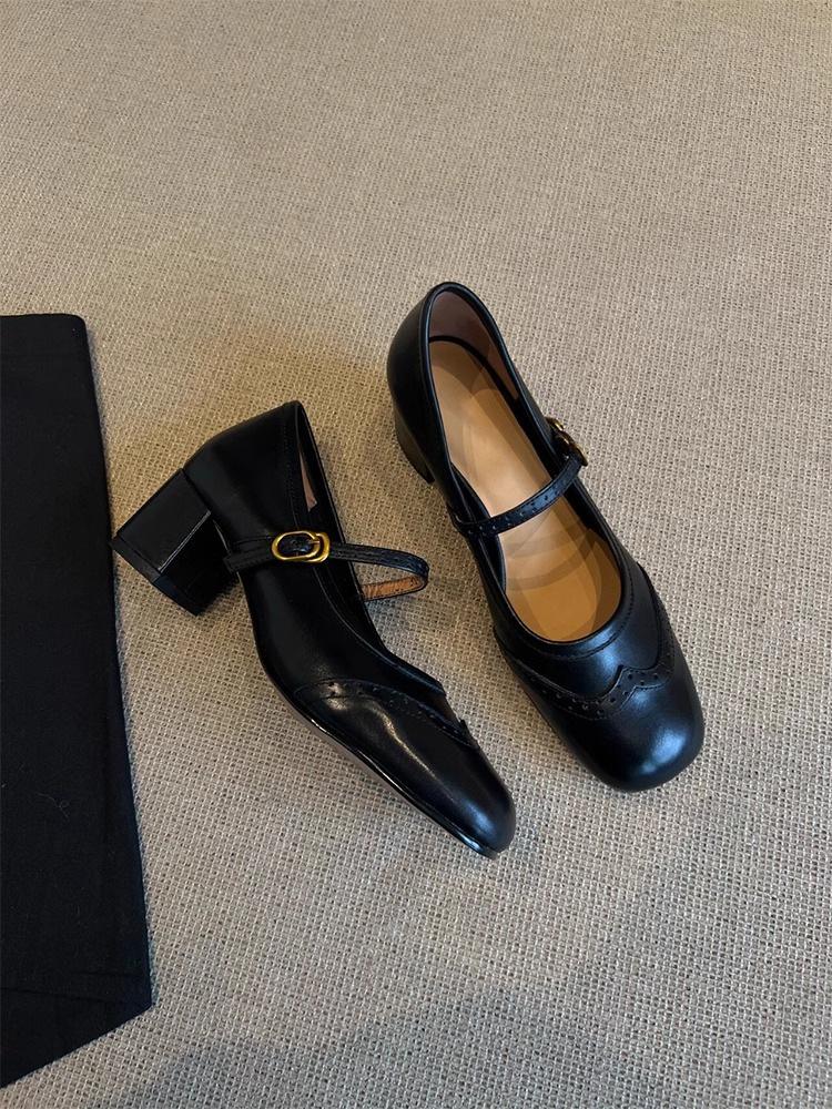 Французские ретро красные туфли на высоком каблуке женские весенние новинки 2025 года одно слово с гравировкой на толстом каблуке легкие балетки 34 чёрный
Французские ретро красные туфли на высоком каблуке женские весенние новинки 2025 года одно слово с гравировкой на толстом каблуке легкие балетки 34 чёрный