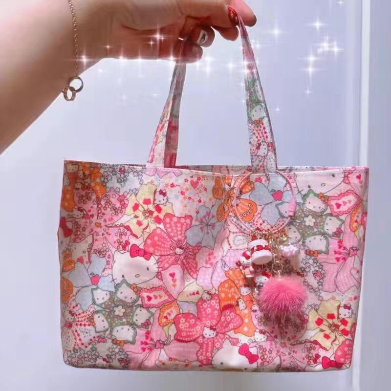 «Водонепроницаемая женская сумка через плечо и для покупок Hello Kitty» Small bag
«Водонепроницаемая женская сумка через плечо и для покупок Hello Kitty» Small bag