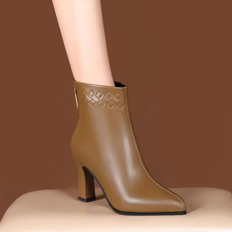 Мода 2025 Весна и Осень Зима Новые КорейскаяМода Острый Носок Задняя Молния Толстый Высокий Каблук Модные Ботинки Повседневные Большие Женские Короткие Ботинки 34 коричневый