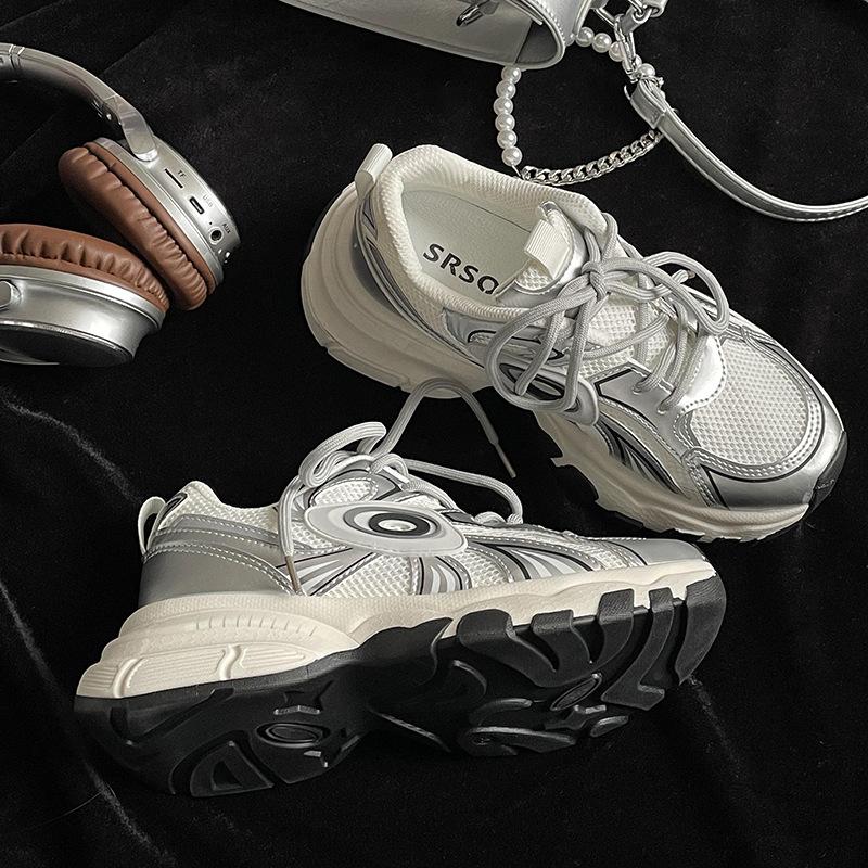 Серебристо-серые универсальные туфли для папы на платформе с увеличенным каблуком, женская летняя популярная легкая спортивная обувь для студентов из сетки, 2025 г. 40
Серебристо-серые универсальные туфли для папы на платформе с увеличенным каблуком, женская летняя популярная легкая спортивная обувь для студентов из сетки, 2025 г. 40