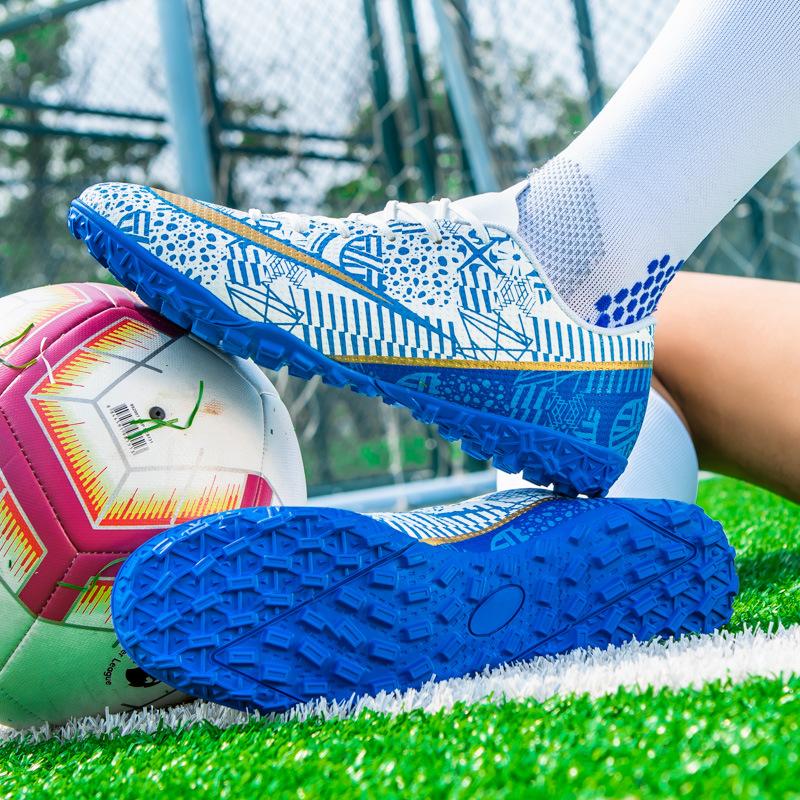New low-top long-nail broken-nail football shoes, men s children s primary school children s competition training shoes 45
New low-top long-nail broken-nail football shoes, men s children s primary school children s competition training shoes 45