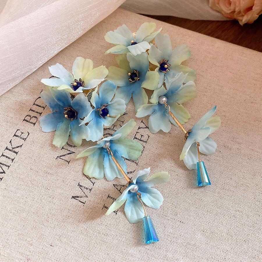 Steel needle new fabric flower fringed earrings sweet vacation style fashion stud earrings niche high-end earrings
Steel needle new fabric flower fringed earrings sweet vacation style fashion stud earrings niche high-end earrings