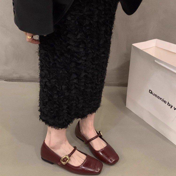 Серебристые туфли Мэри Джейн с мягкой подошвой, квадратным носком и неглубоким вырезом, женские, новые весна-лето 2025, в стиле ретро, французские балетки 41 бордовый
Серебристые туфли Мэри Джейн с мягкой подошвой, квадратным носком и неглубоким вырезом, женские, новые весна-лето 2025, в стиле ретро, французские балетки 41 бордовый