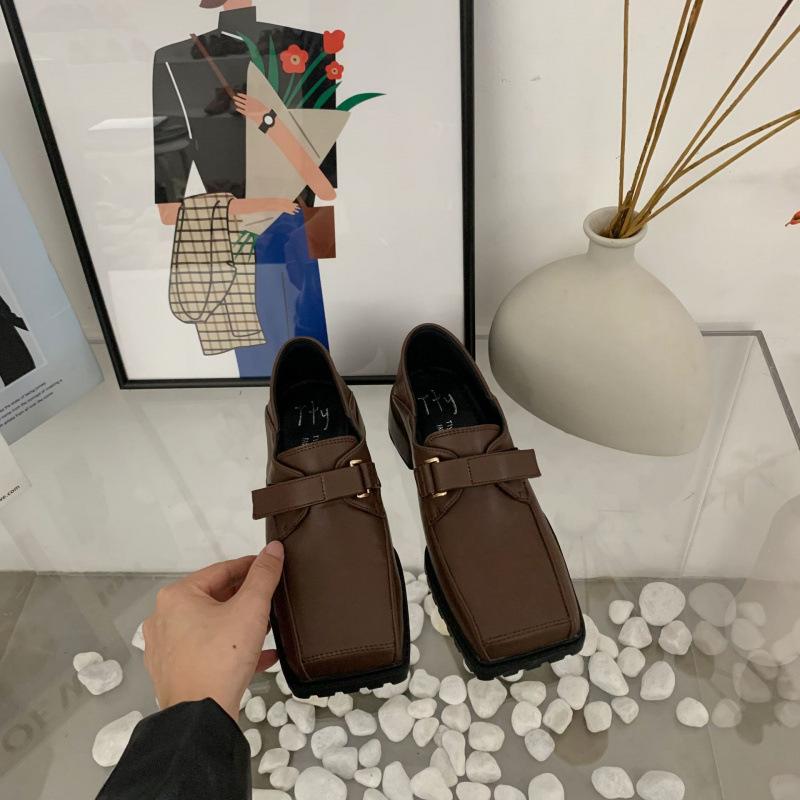 2025 весна и осень новая мода универсальный британский стиль толстый каблук маленькие кожаные туфли женские ретро квадратный носок одинарные туфли универсальные 39 темно-коричневого
2025 весна и осень новая мода универсальный британский стиль толстый каблук маленькие кожаные туфли женские ретро квадратный носок одинарные туфли универсальные 39 темно-коричневого