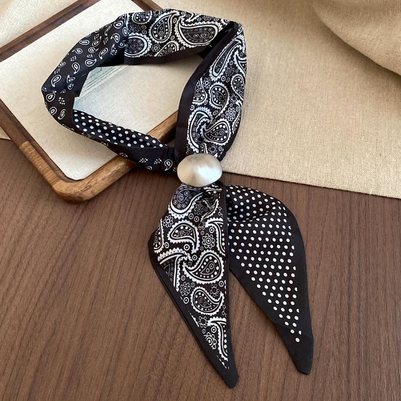 Long Black White Polka Dot Chokers Necklaces for Women Girls French Thin Soft Ribbon Neck Chain Party Formal Dress Accessories
Long Black White Polka Dot Chokers Necklaces for Women Girls French Thin Soft Ribbon Neck Chain Party Formal Dress Accessories
