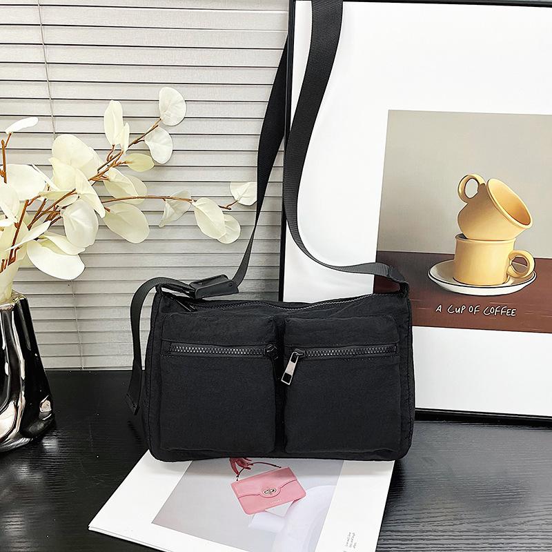 2025 new large-capacity nylon cloth lightweight shoulder bag daily leisure fashion simple messenger bag messenger bag bag bag чёрный
2025 new large-capacity nylon cloth lightweight shoulder bag daily leisure fashion simple messenger bag messenger bag bag bag чёрный