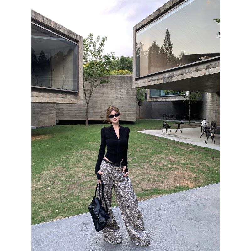 Kumikumi Sexy Suit Back Cut Out Long Sleeves T-shirt Women Autumn Leopard Print Casual Pants Loose Pants Two-piece Set Top M
Kumikumi Sexy Suit Back Cut Out Long Sleeves T-shirt Women Autumn Leopard Print Casual Pants Loose Pants Two-piece Set Top M