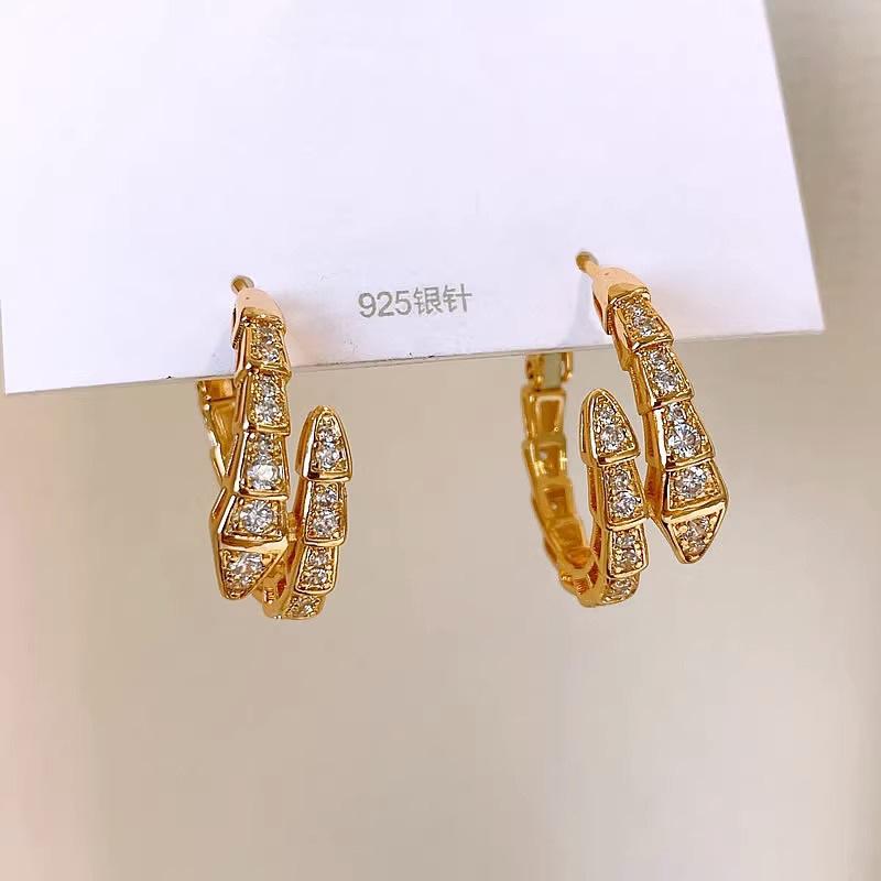 Snake-shaped Zirconia Earrings - Unique Design, High-end Style, Luxurious Look, Fashionable Earrings. золотой
Snake-shaped Zirconia Earrings - Unique Design, High-end Style, Luxurious Look, Fashionable Earrings. золотой