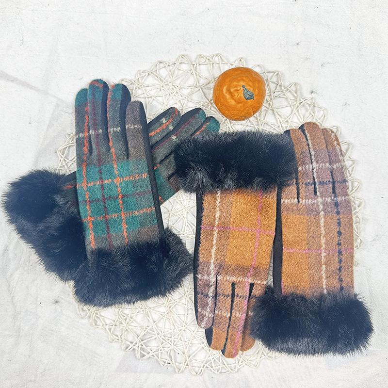Women S Autumn Classic Plaid Touch Screen Gloves Wool Thickened And Fleece Imitation Rabbit Hair Mouth Warm Gloves
Women S Autumn Classic Plaid Touch Screen Gloves Wool Thickened And Fleece Imitation Rabbit Hair Mouth Warm Gloves