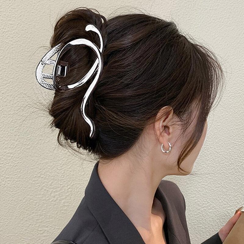 Металлический коготь для волос для женщин и девочек, заколка для хвоста, модная заколка в виде акулы, аксессуары для волос, орнамент, головной убор
Металлический коготь для волос для женщин и девочек, заколка для хвоста, модная заколка в виде акулы, аксессуары для волос, орнамент, головной убор