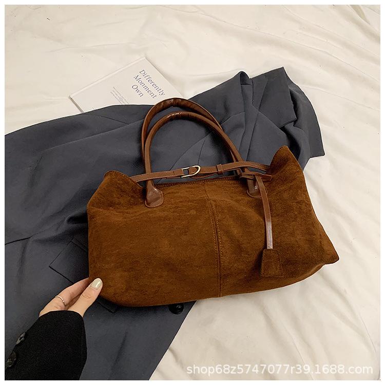 Autumn and winter retro large-capacity suede velvet bag women s 2025 new casual commuter shoulder bag tote bag коричневый
Autumn and winter retro large-capacity suede velvet bag women s 2025 new casual commuter shoulder bag tote bag коричневый