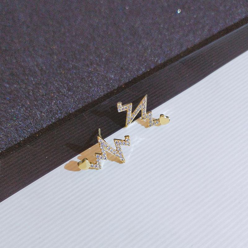 High For Women End Ecg Earrings New Wedding Wear Arrival Stylish Fashionable Micro Inlaid Love EarringsTrendy Jewelry
High For Women End Ecg Earrings New Wedding Wear Arrival Stylish Fashionable Micro Inlaid Love EarringsTrendy Jewelry