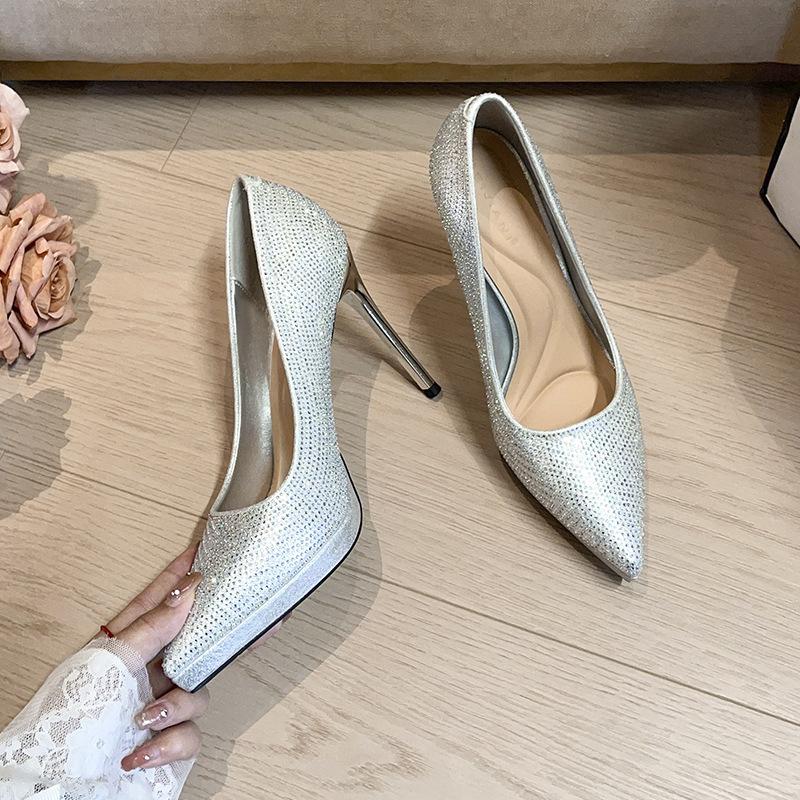 Водонепроницаемый стол, супер высокие каблуки, женские туфли с острым носком, тонкие каблуки, туфли-лодочки, вход в ночной клуб, банкет знаменитостей в золотом и серебряном цвете, сексуальный 39 серебряный
Водонепроницаемый стол, супер высокие каблуки, женские туфли с острым носком, тонкие каблуки, туфли-лодочки, вход в ночной клуб, банкет знаменитостей в золотом и серебряном цвете, сексуальный 39 серебряный