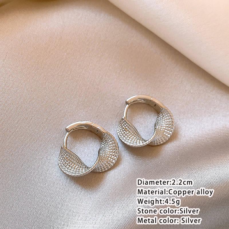 Copper alloy Gold Color Twisted Circle Earrings 2026 New Popular Ear Buckle For Women Girls Unusual Accessories High-end Jewelry срібний
Copper alloy Gold Color Twisted Circle Earrings 2026 New Popular Ear Buckle For Women Girls Unusual Accessories High-end Jewelry срібний