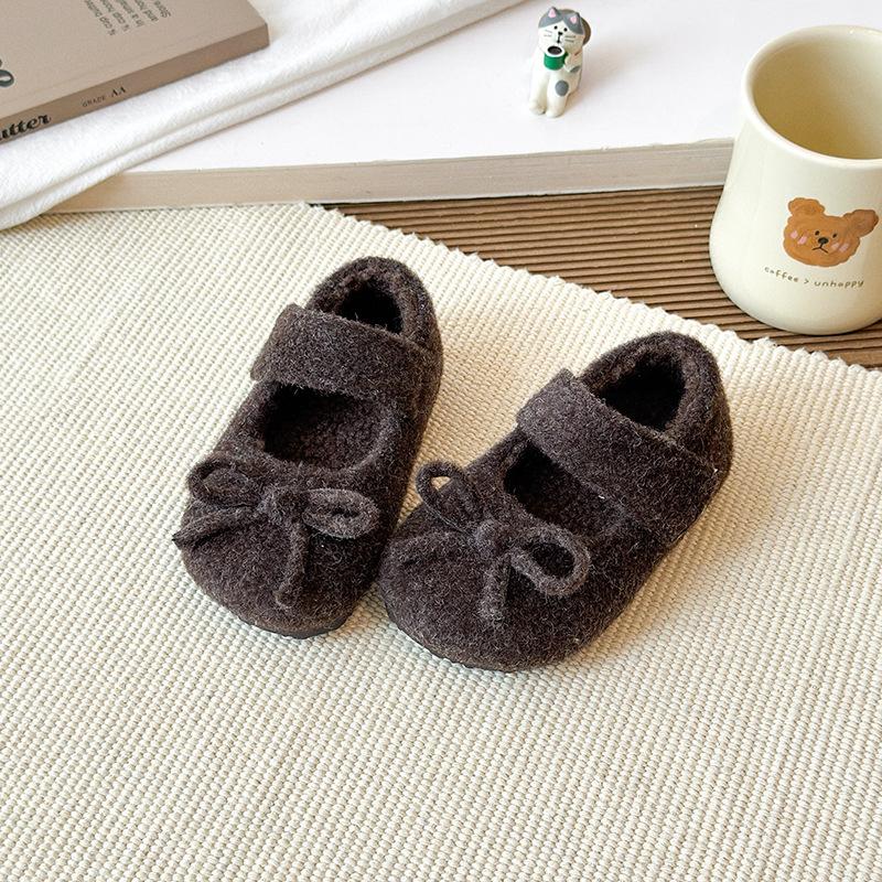 Girls Solid Color Furry Shoes, New Autumn/Winter Model, Cute Bowknot Design for Little Girls, Warm Cotton Shoes for Small, Medium, and Large 26-30Code one hand5Double коричневий
Girls Solid Color Furry Shoes, New Autumn/Winter Model, Cute Bowknot Design for Little Girls, Warm Cotton Shoes for Small, Medium, and Large 26-30Code one hand5Double коричневий