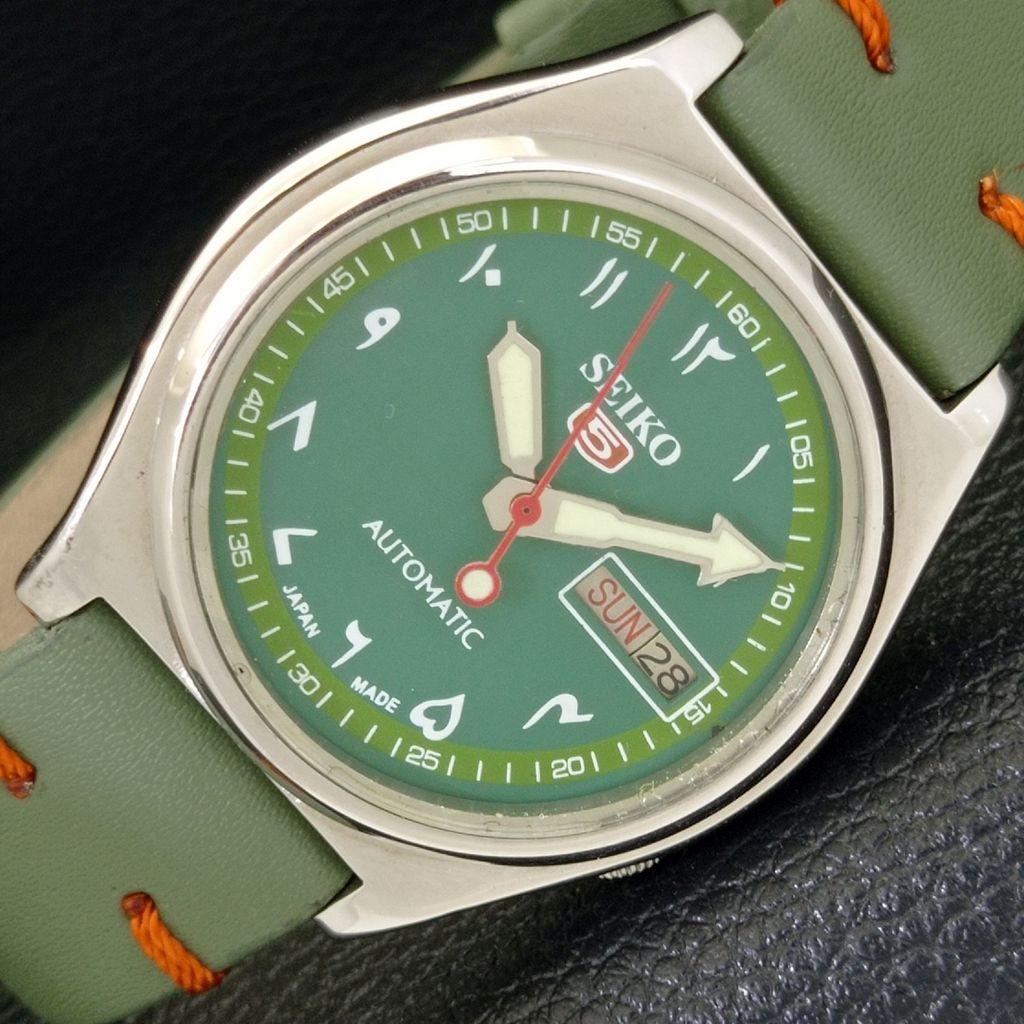 USED VINTAGE SEIKO 5 AUTOMATIC JAPAN MENS ARABIC GREEN DIAL WATCH a434660-2 R121-a434660
USED VINTAGE SEIKO 5 AUTOMATIC JAPAN MENS ARABIC GREEN DIAL WATCH a434660-2 R121-a434660