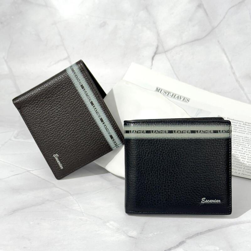 Men s Matte Leather Embossed Basic Bifold Wallet B15637_Black
Men s Matte Leather Embossed Basic Bifold Wallet B15637_Black