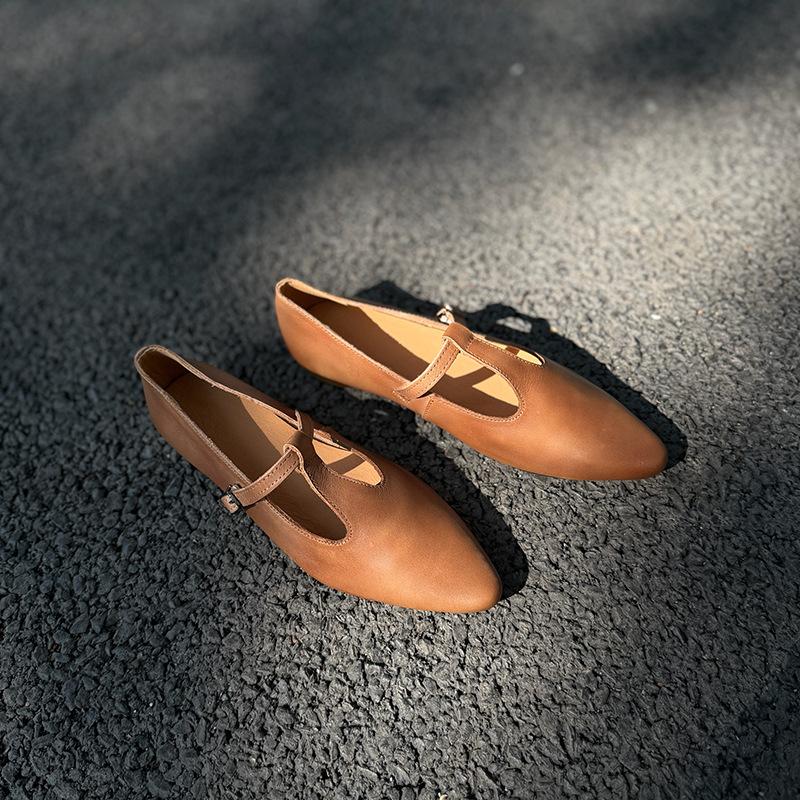 Johnature Pointed Toe Buckle Strap Soft Soled Flat Shoes Casual Solid Color Genuine Leather Women s Shoes 40 кавовий
Johnature Pointed Toe Buckle Strap Soft Soled Flat Shoes Casual Solid Color Genuine Leather Women s Shoes 40 кавовий