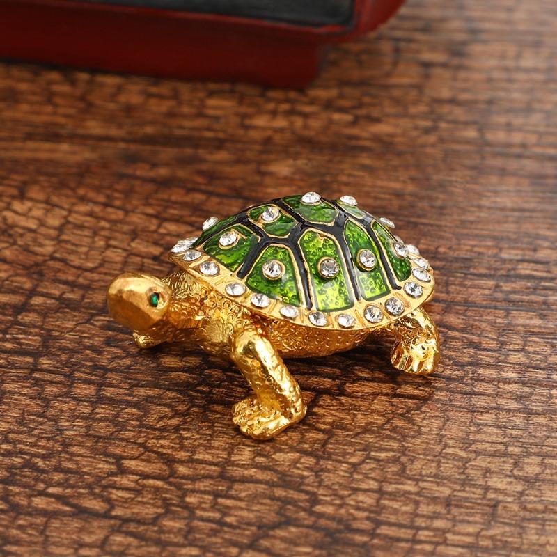 1pcs Turtle Jewelry Box Retro Desktop Ornament Jewelry Storage Box Home Ring Earring Organizer Small Trinket Box зелёный
1pcs Turtle Jewelry Box Retro Desktop Ornament Jewelry Storage Box Home Ring Earring Organizer Small Trinket Box зелёный