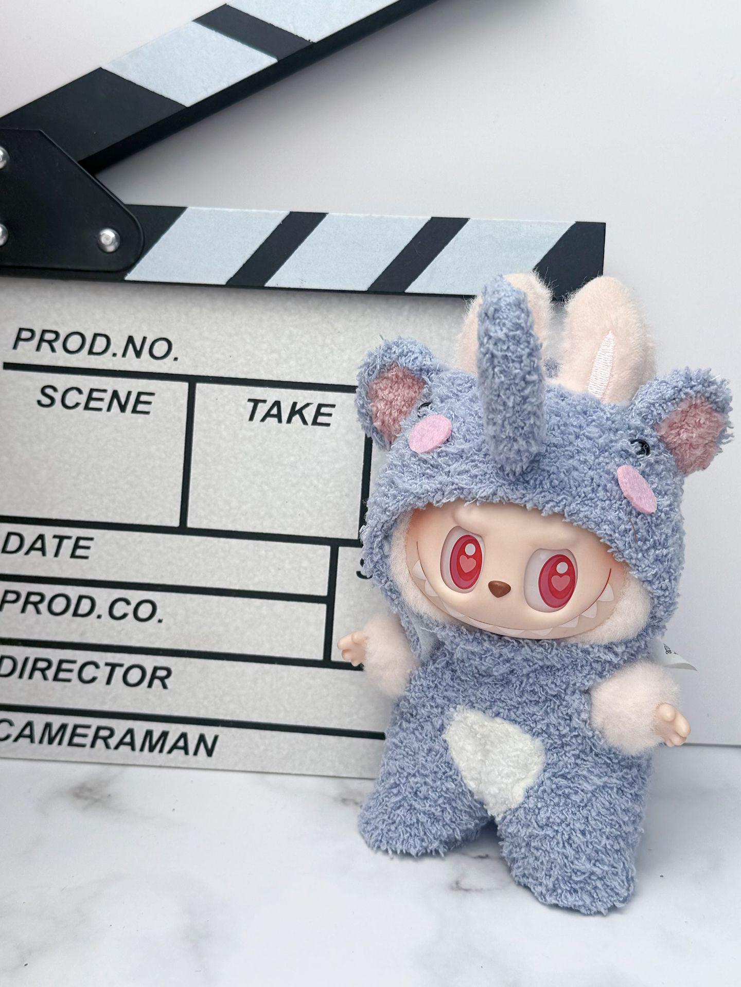 Одежда для кукол Лабубу: Костюм с юбкой из плюша или винила 17 см, подходит для одного, двух и трех поколений Plush Elephant
Одежда для кукол Лабубу: Костюм с юбкой из плюша или винила 17 см, подходит для одного, двух и трех поколений Plush Elephant