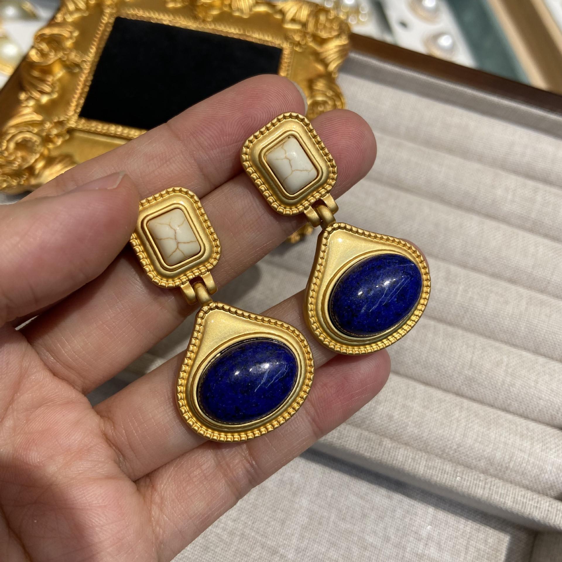 Medieval Vintage Electroplated Dumb Gold Retro Earrings Premium Sense French Natural Lapis Lazuli Water Drop Earrings Batch
Medieval Vintage Electroplated Dumb Gold Retro Earrings Premium Sense French Natural Lapis Lazuli Water Drop Earrings Batch