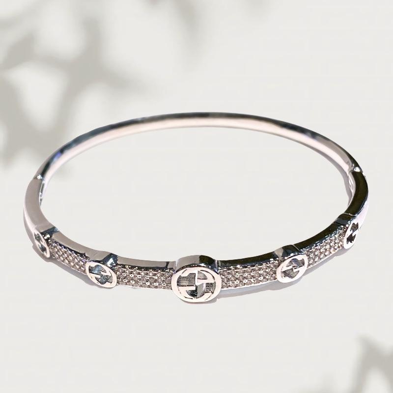 2026 Knot Bracelet Women's Premium Light Luxury Diamond Plated 18K Gold Kink Bracelet Jewelry Hand Jewelry