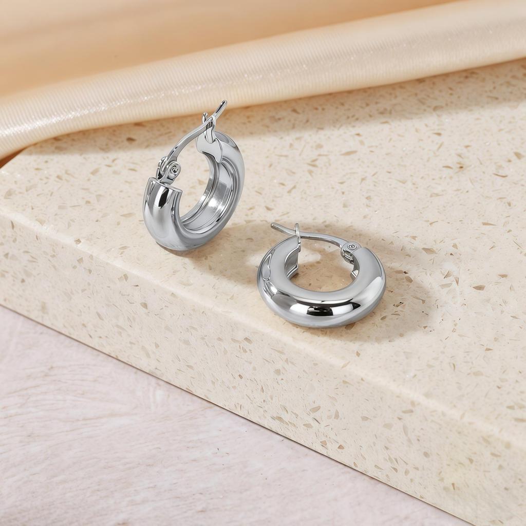 European Classic Hoop Earrings: Versatile, High-End, Fade-Resistant for Women