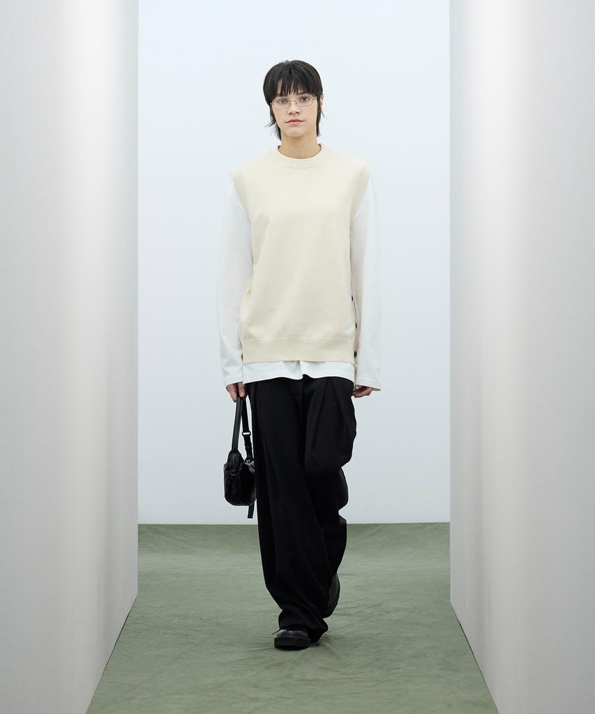 Irony Porno White Line 86-Iroj364 Side Button Slit Knit Vest Beige