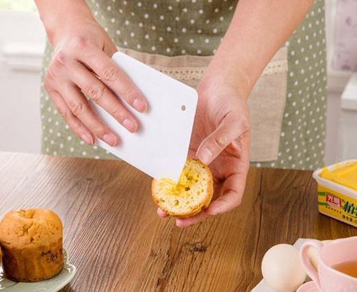 2KS/SADA Multifunkční kráječ těsta DIY pekařská škrabka Nůž na máslo Škrabka na dorty Na dorty Vánoce