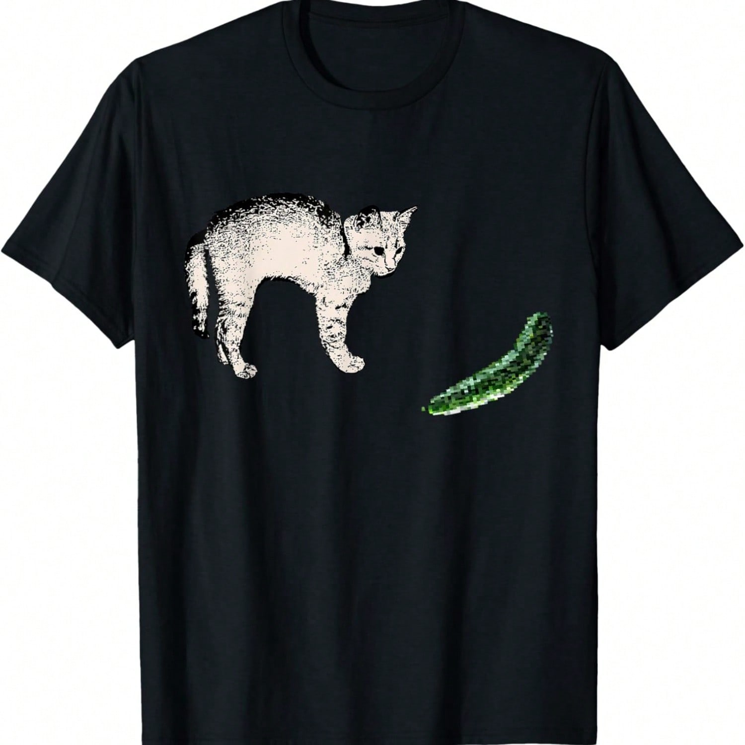 Funny Scared Cat And Cucumber Meme Shirt For Cat Lovers T-Shirt S разноцветный