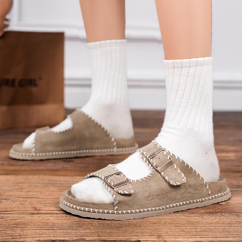 Fashion Trendy men's summer slippers Comfortable and fashion designer style Outdoor beaches and streets Luxury daily shoes Couple